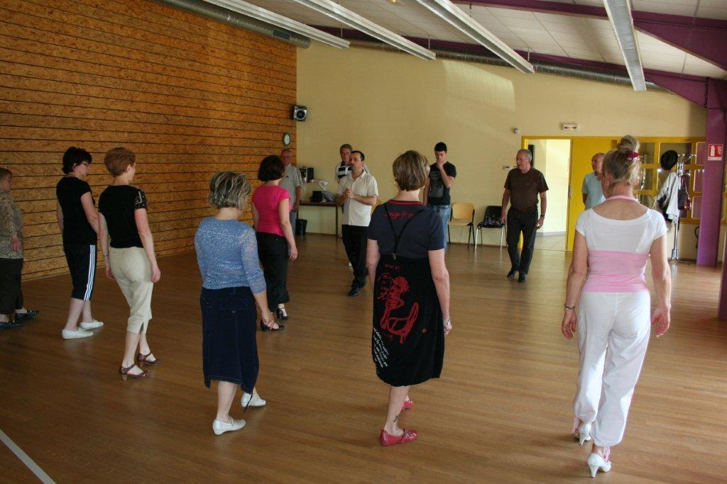 Gens dans la salle