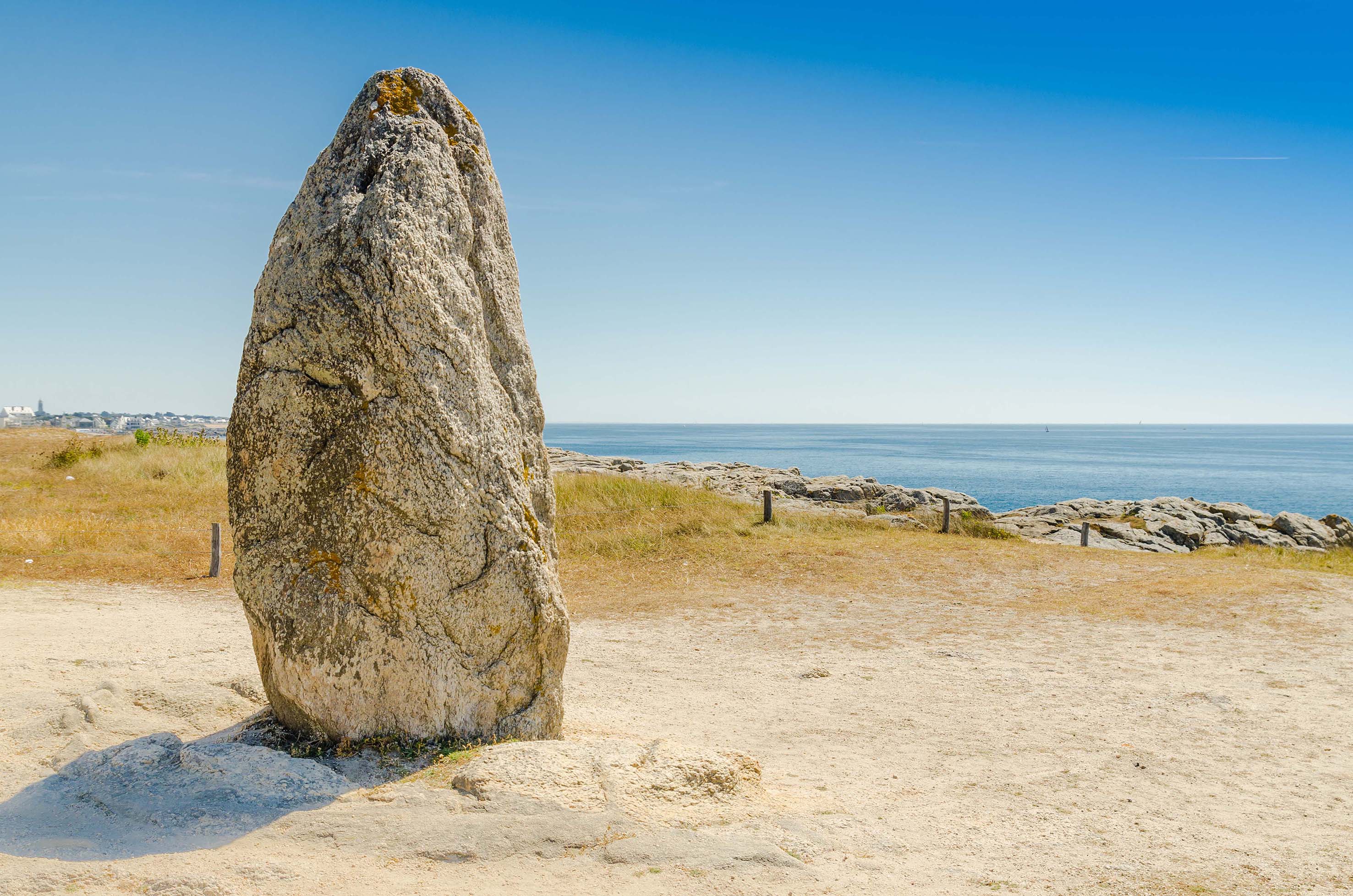 Le Croisic - Menhir de la Pierre Longue.jpg