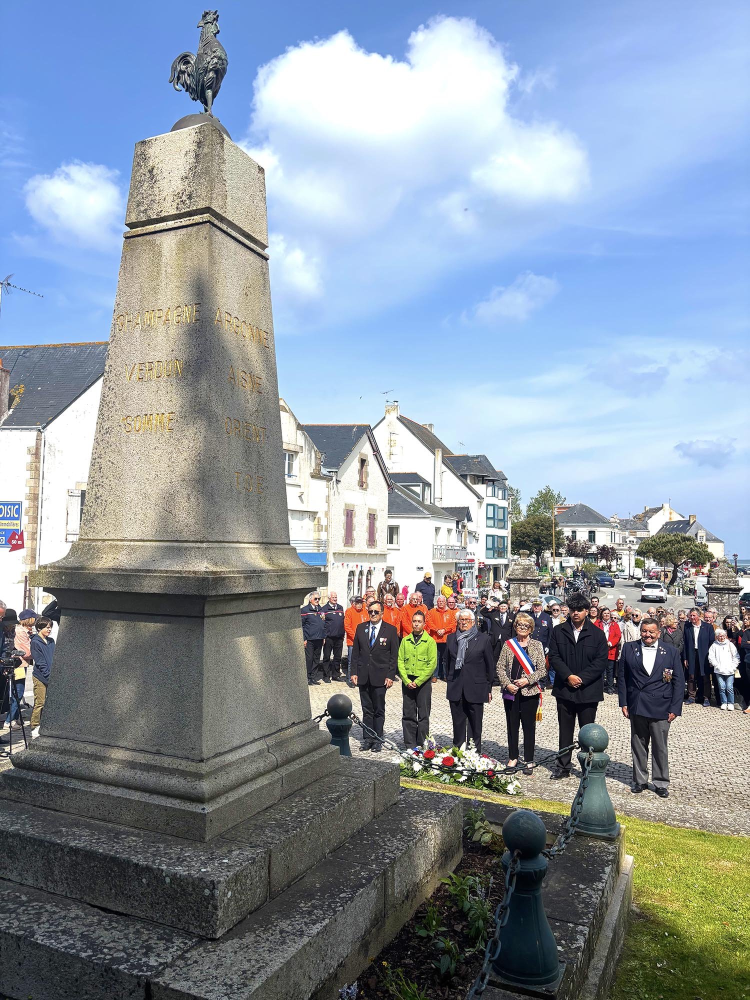 2025 5 8 cérémonie monument aux morts.jpg