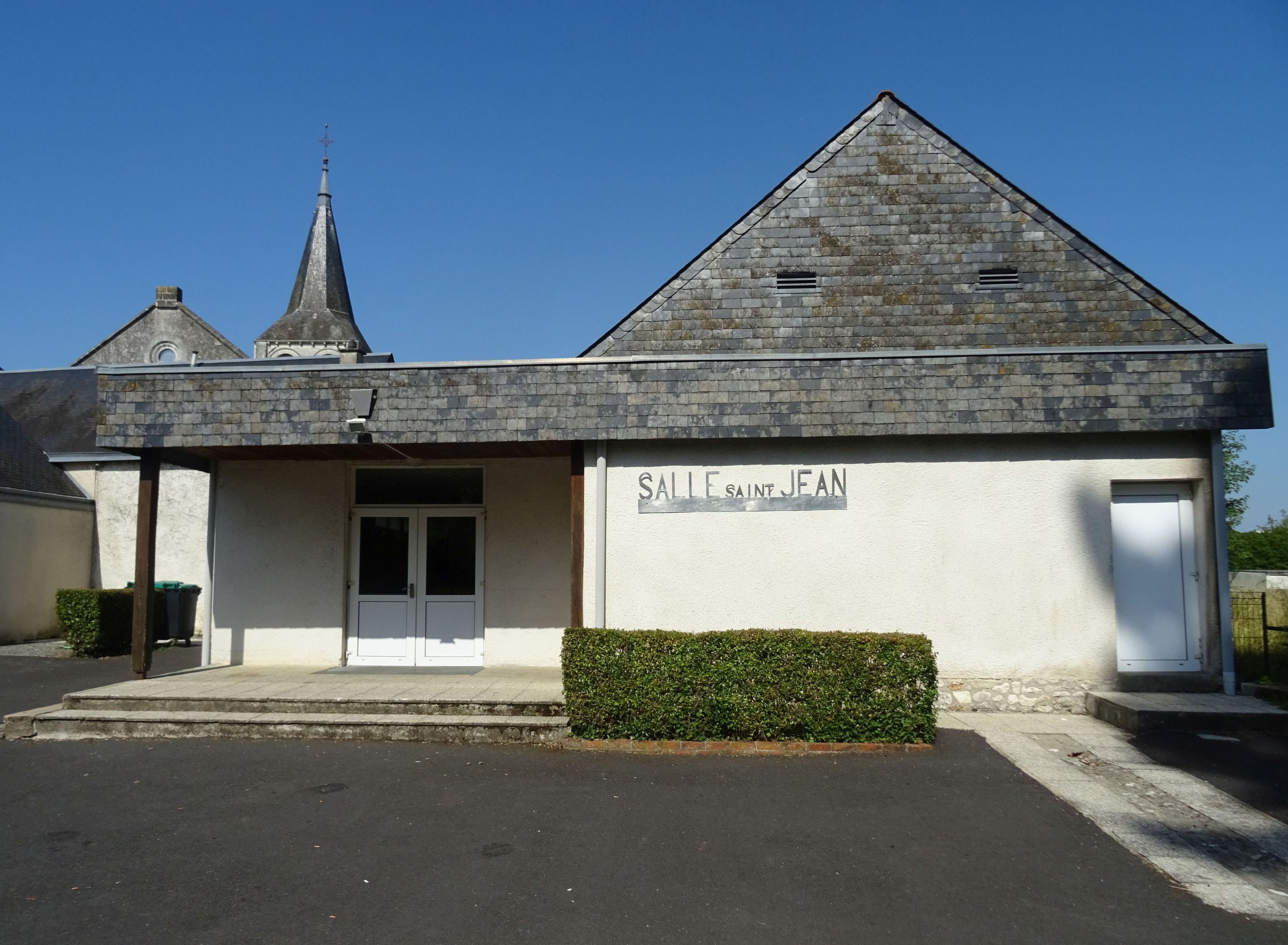 Salle St Jean Ext.jpg