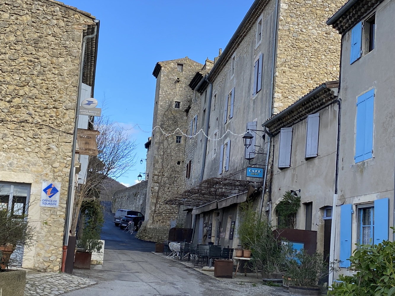 Trace du rempart et tour carrée