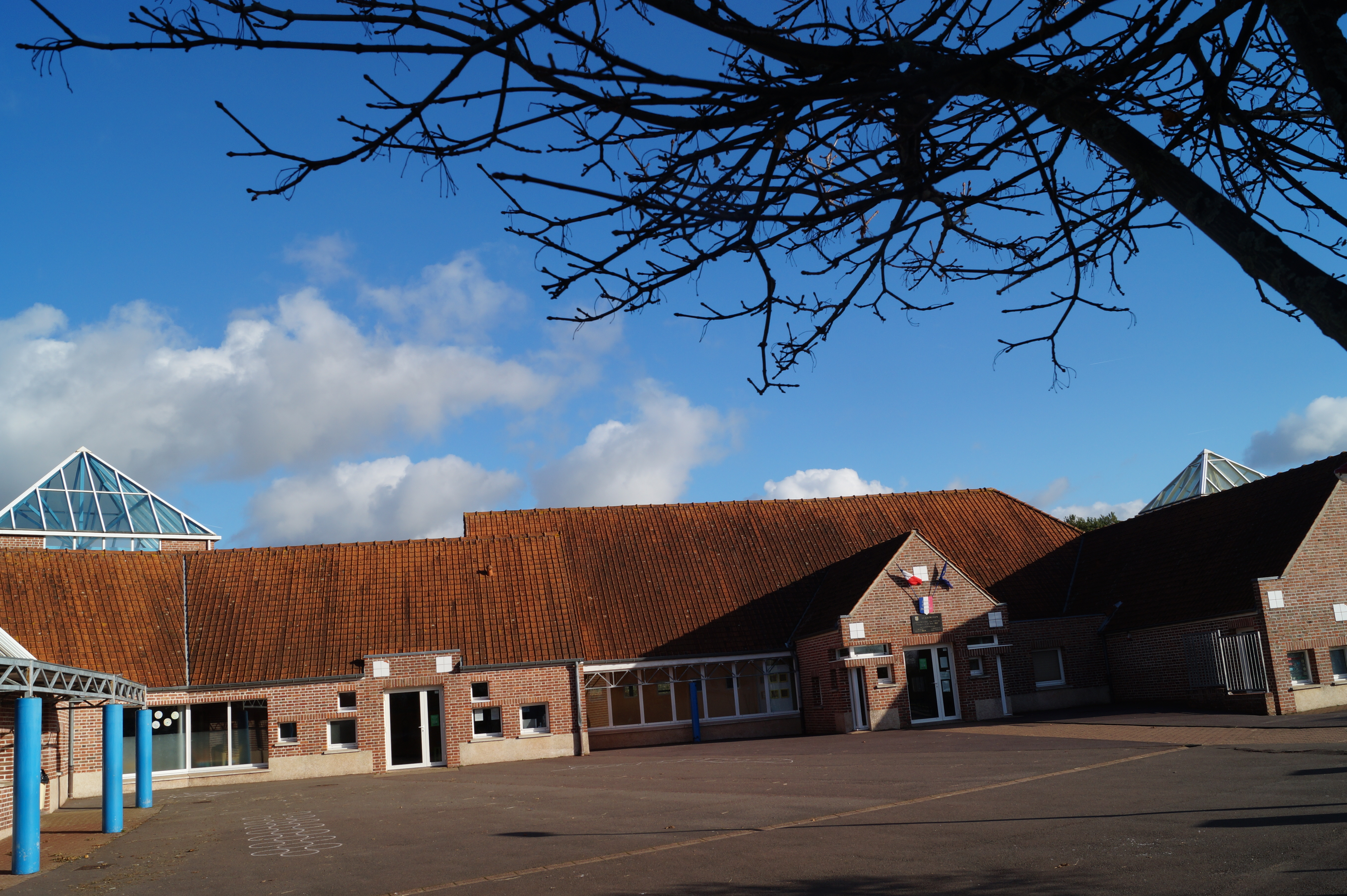 Ecole Lino Ventura .jpg