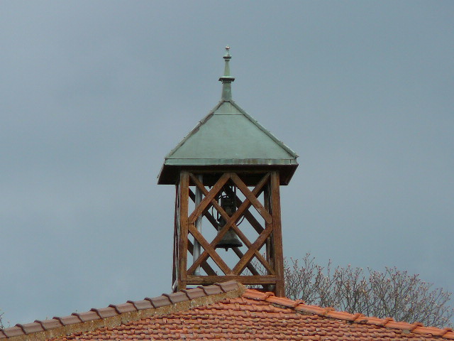 cloches à St Julien Chateau Senevier2.jpg