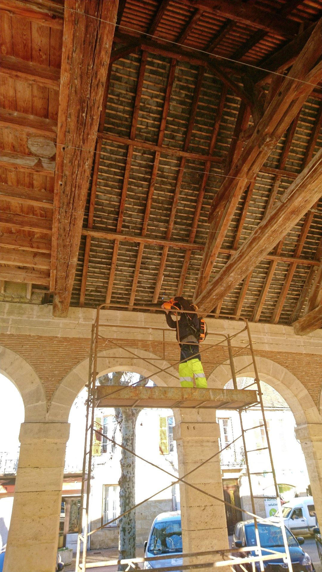 Travaux de nettoyage de la Halle.jpg