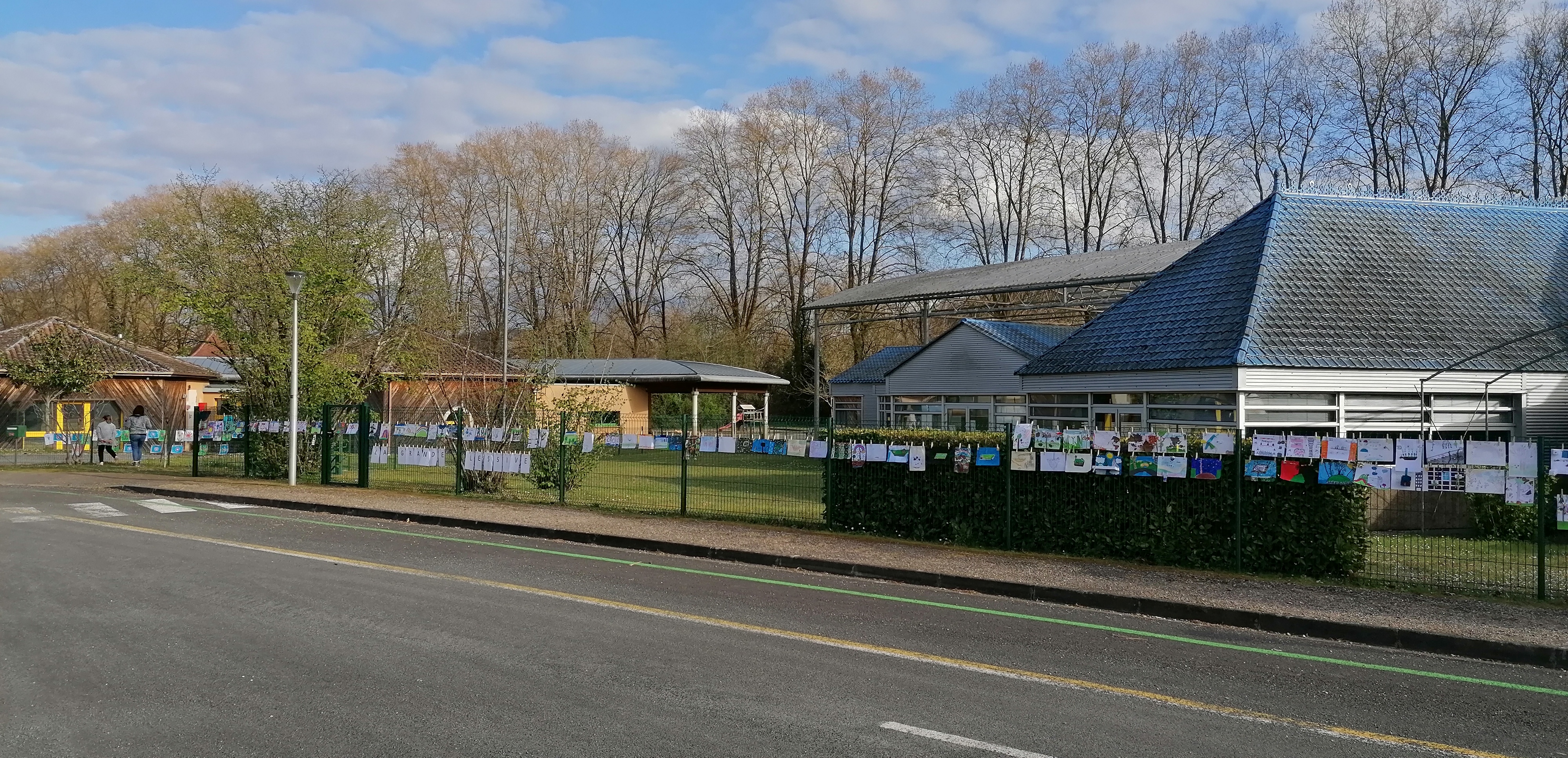 La grande lessive école du Terme 1.jpg