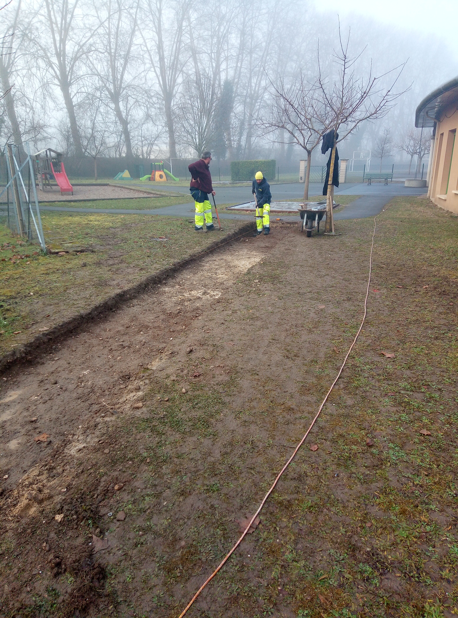 Chemin accès école maternelle Lalinde 3.jpg