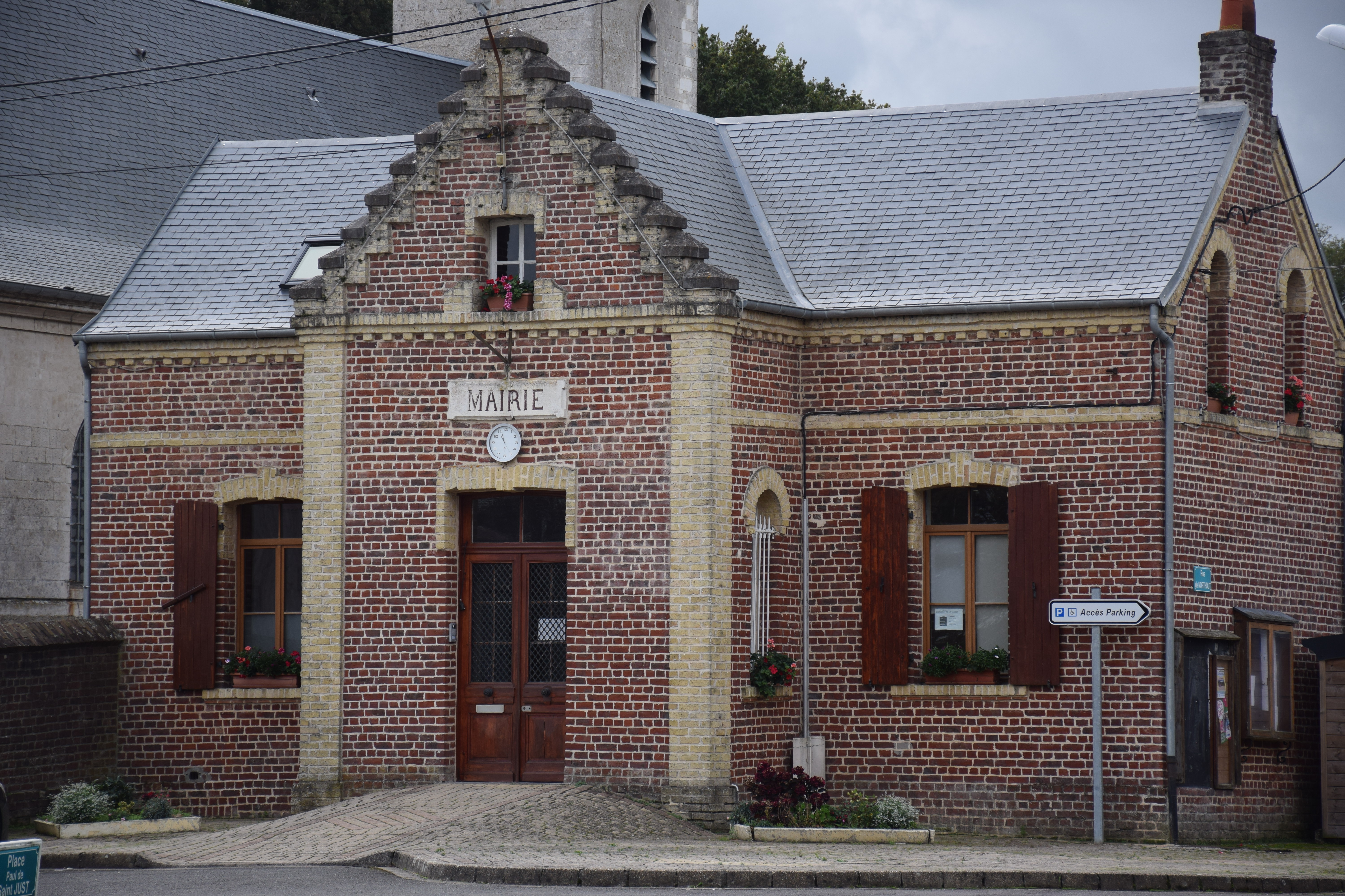 AUTINGUES MAIRIE2.JPG