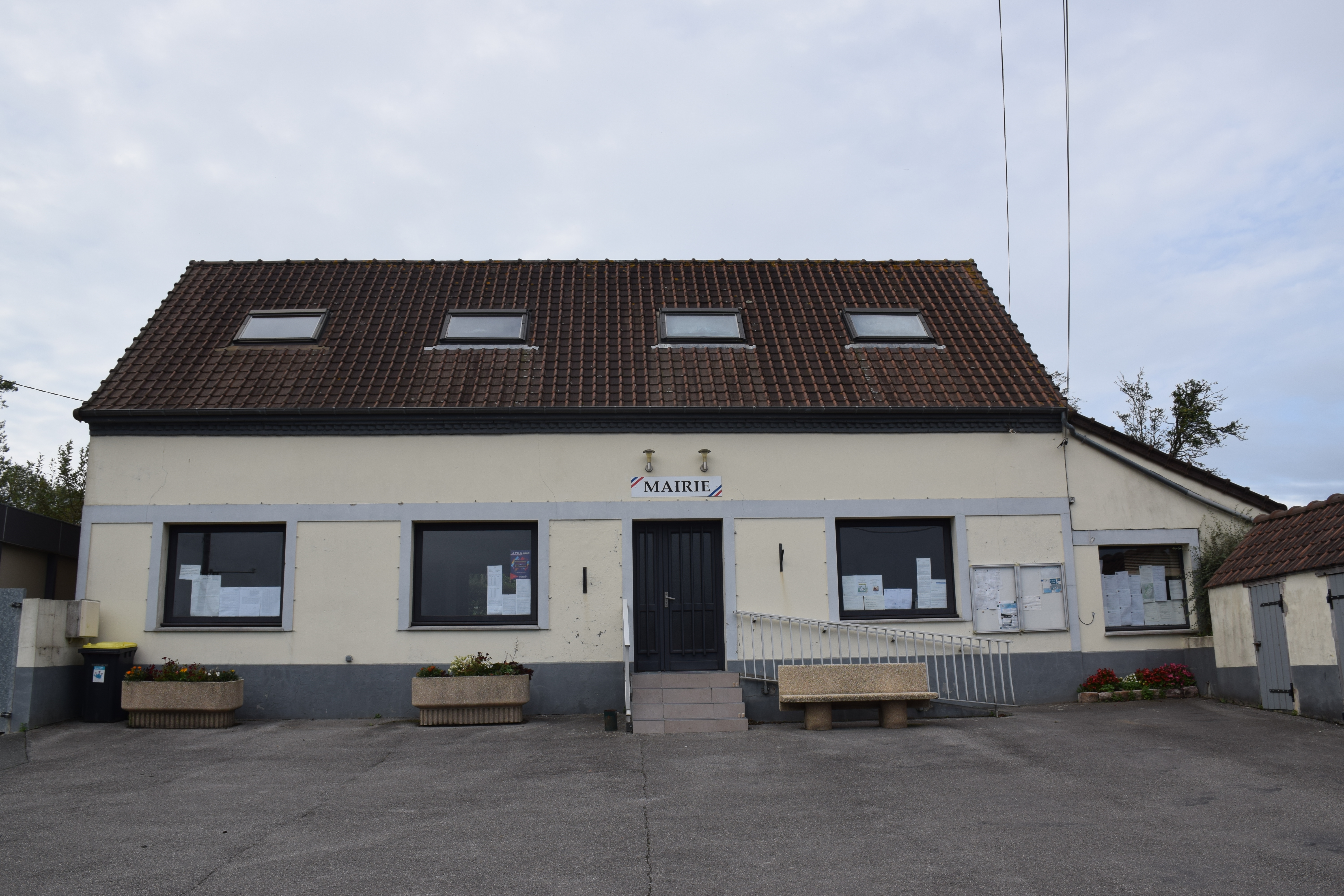 ALEMBON MAIRIE2.JPG