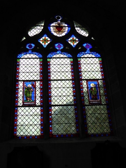 église vitraux.jpg
