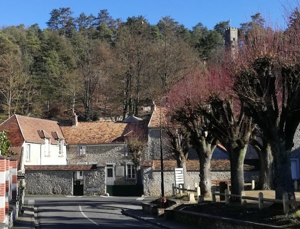 auberge loin.jpg