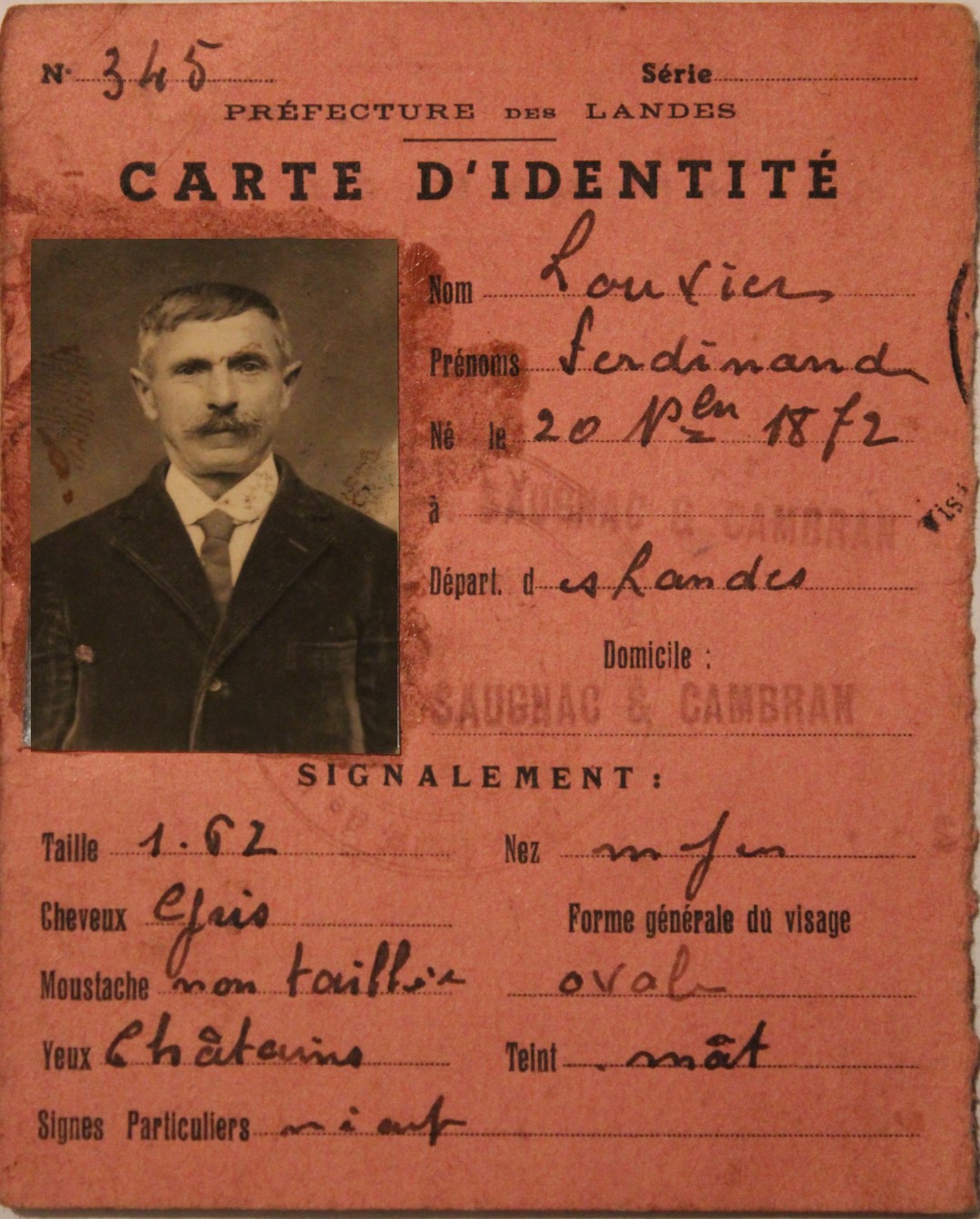 14-18 LOUVIER Ferdinand Carte d_identité.JPG