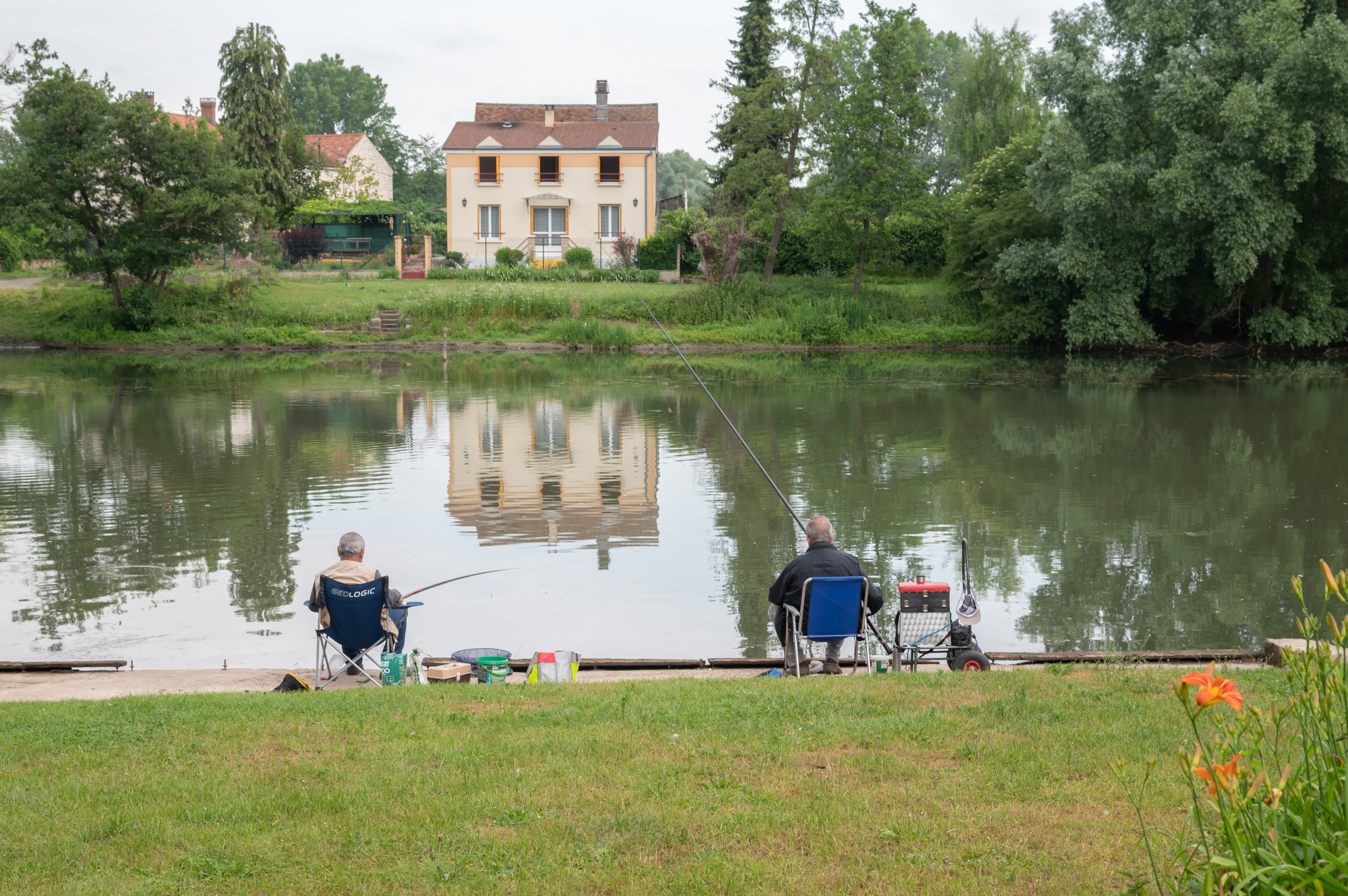 Pêcheurs sur les berges de l'Oise