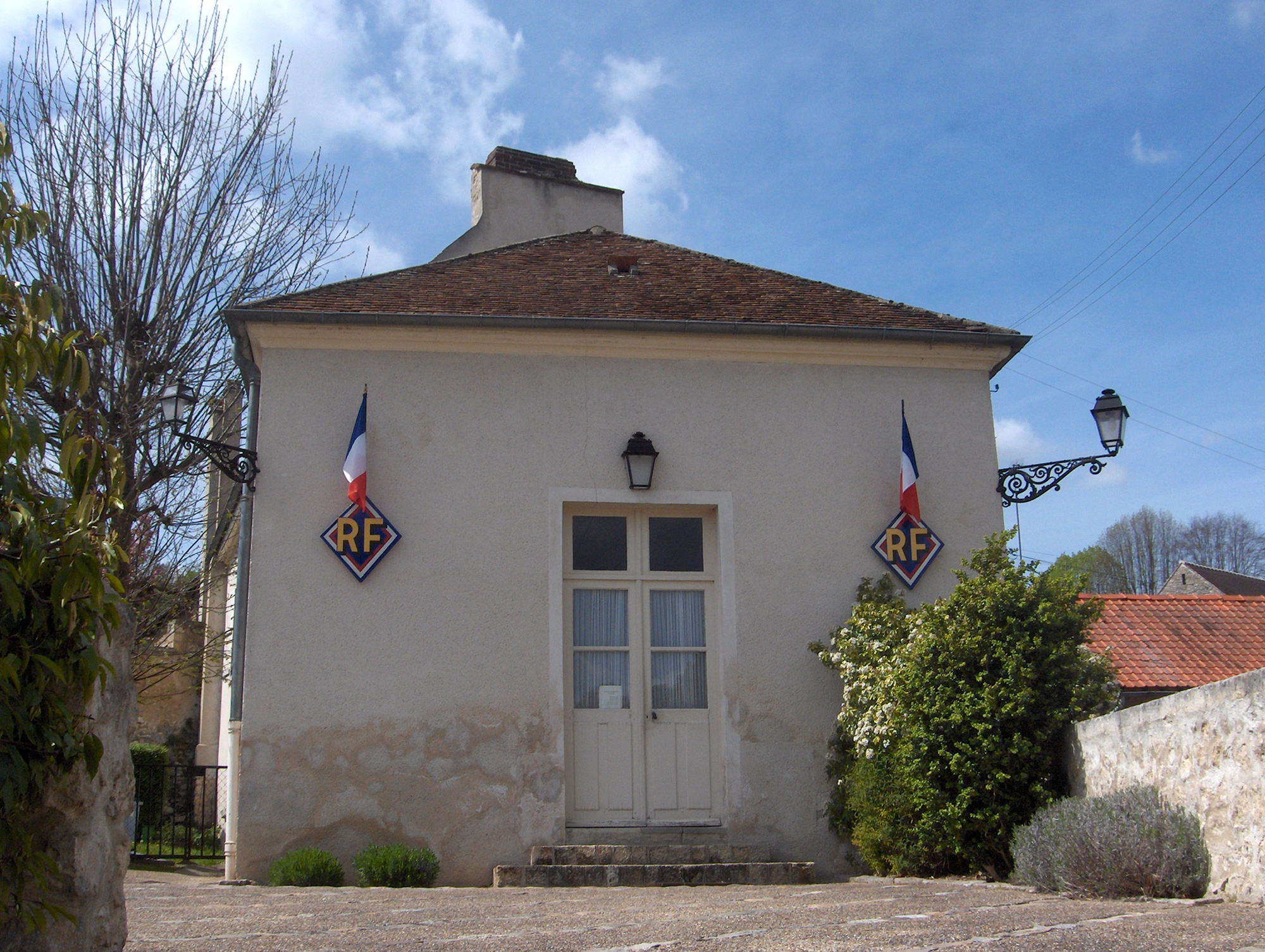 NoisySurOise-Mairie.jpg