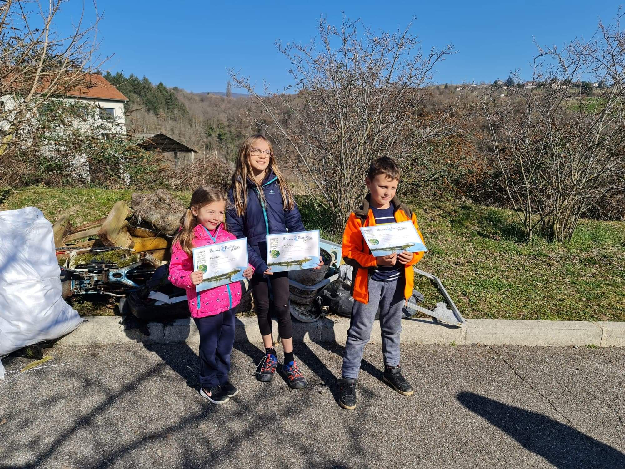 PHOTO RETOUR ENFANTS JOURNEE PROPRETE 10.jpeg