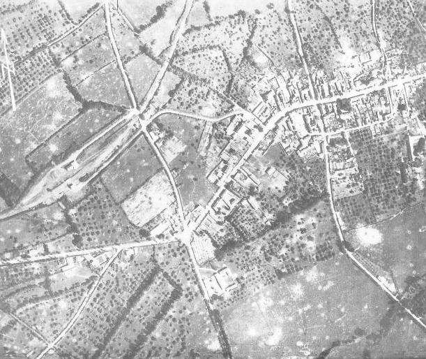 1945 Troarn vue aérienne.jpg