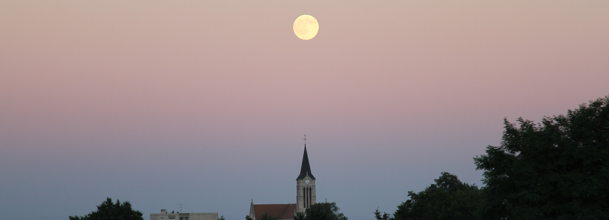 couv appli lune la chapelle avec eglise.jpg