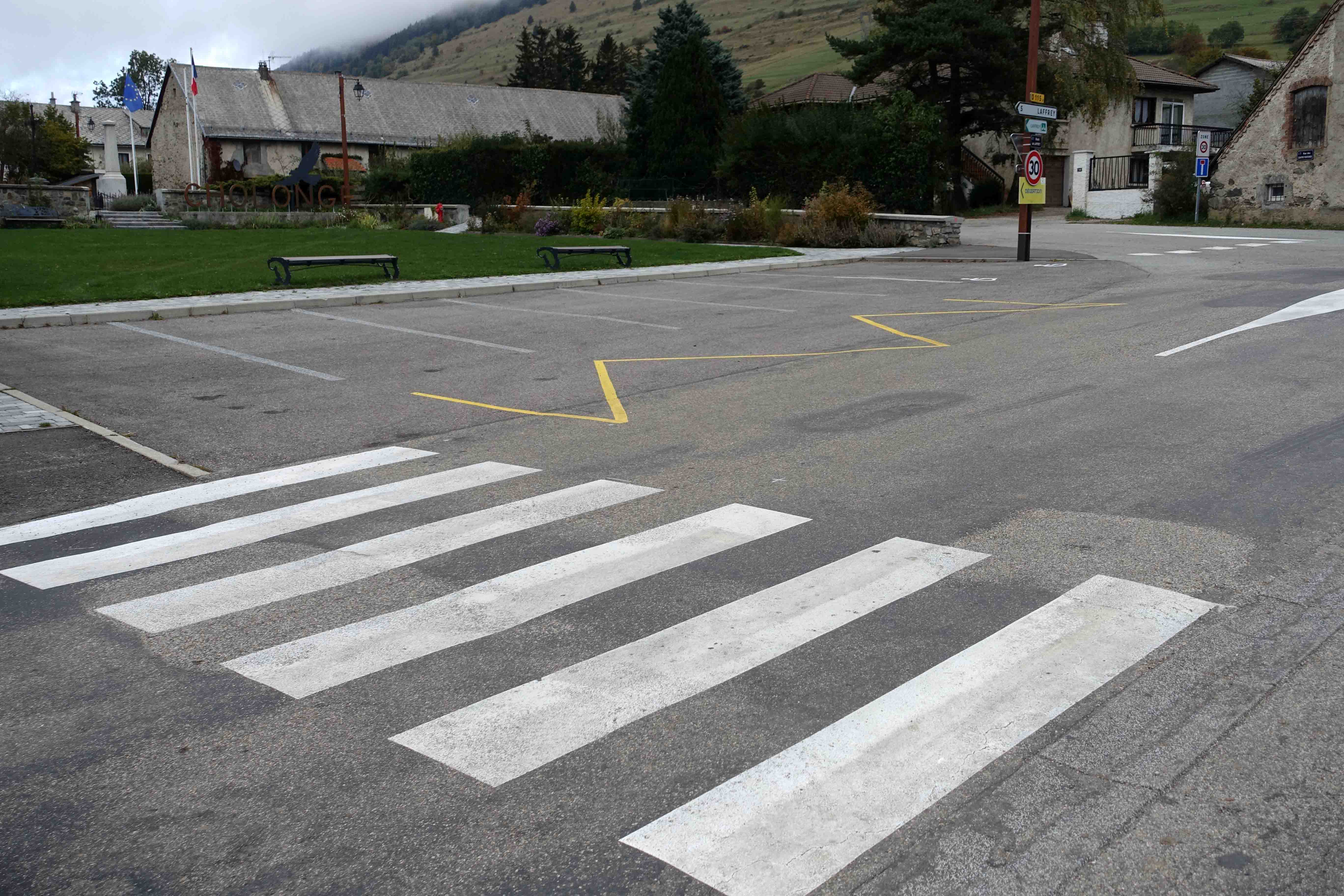 signalisation place de l_aigle 21.jpg