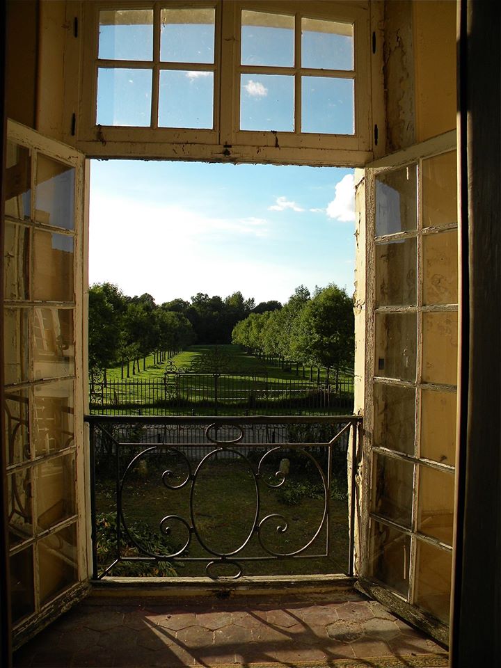 Vue fenetre du chateau