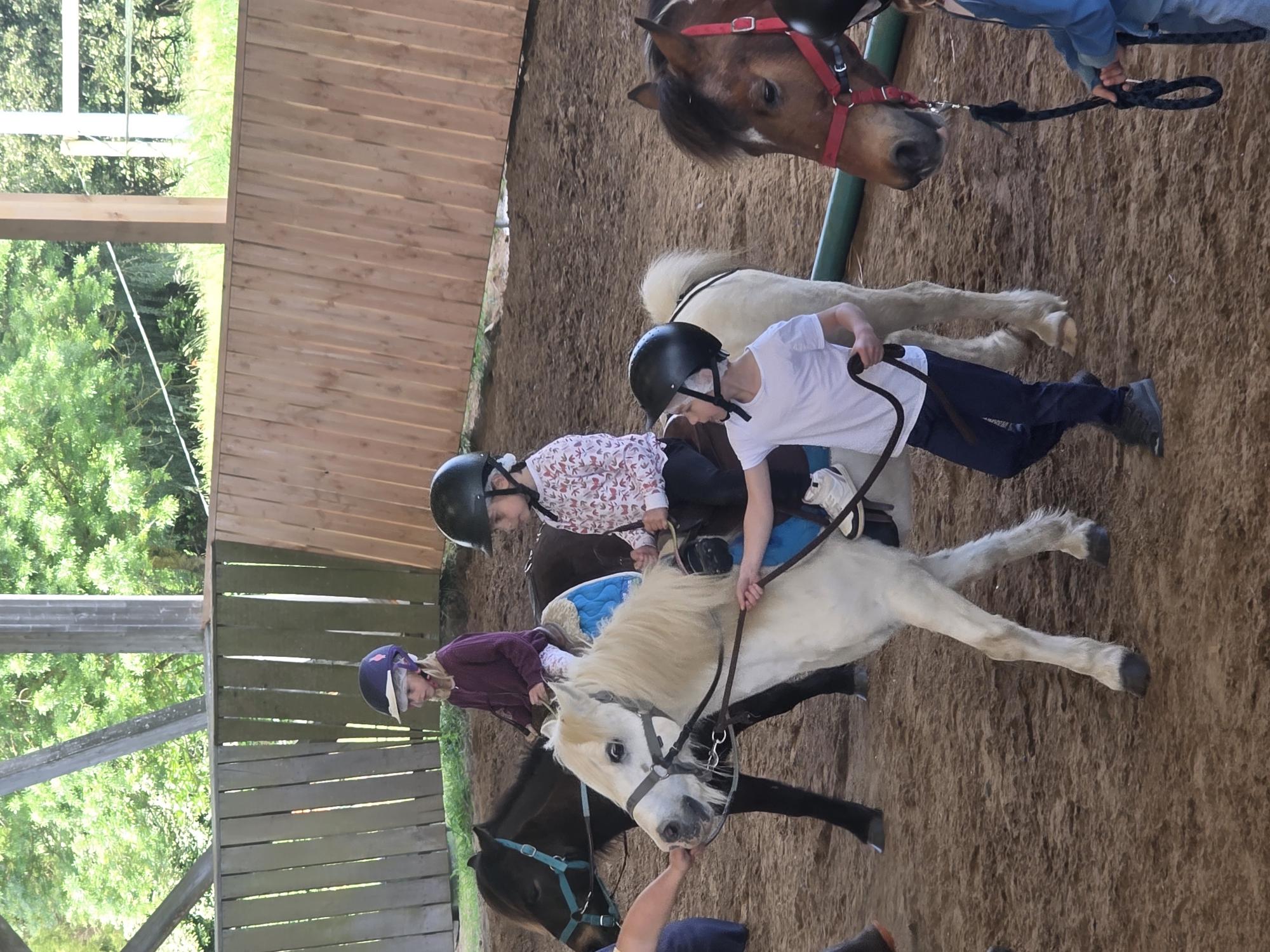 Centre_Equestre_Enfance_Avril__2026 _1_.jpg