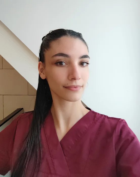 Léa Ruivo Alves - Ostéopathe D.O. à domicile.jpeg