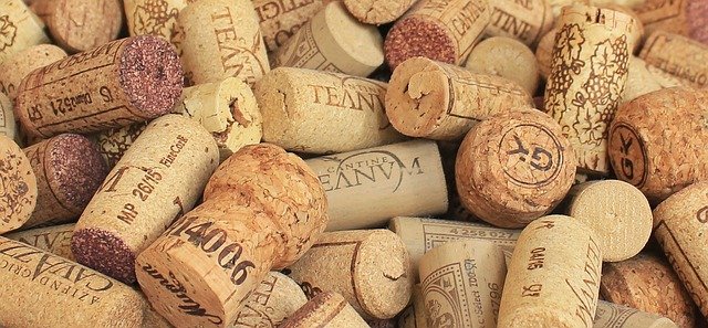 champagne-cork-1350404_640.jpg