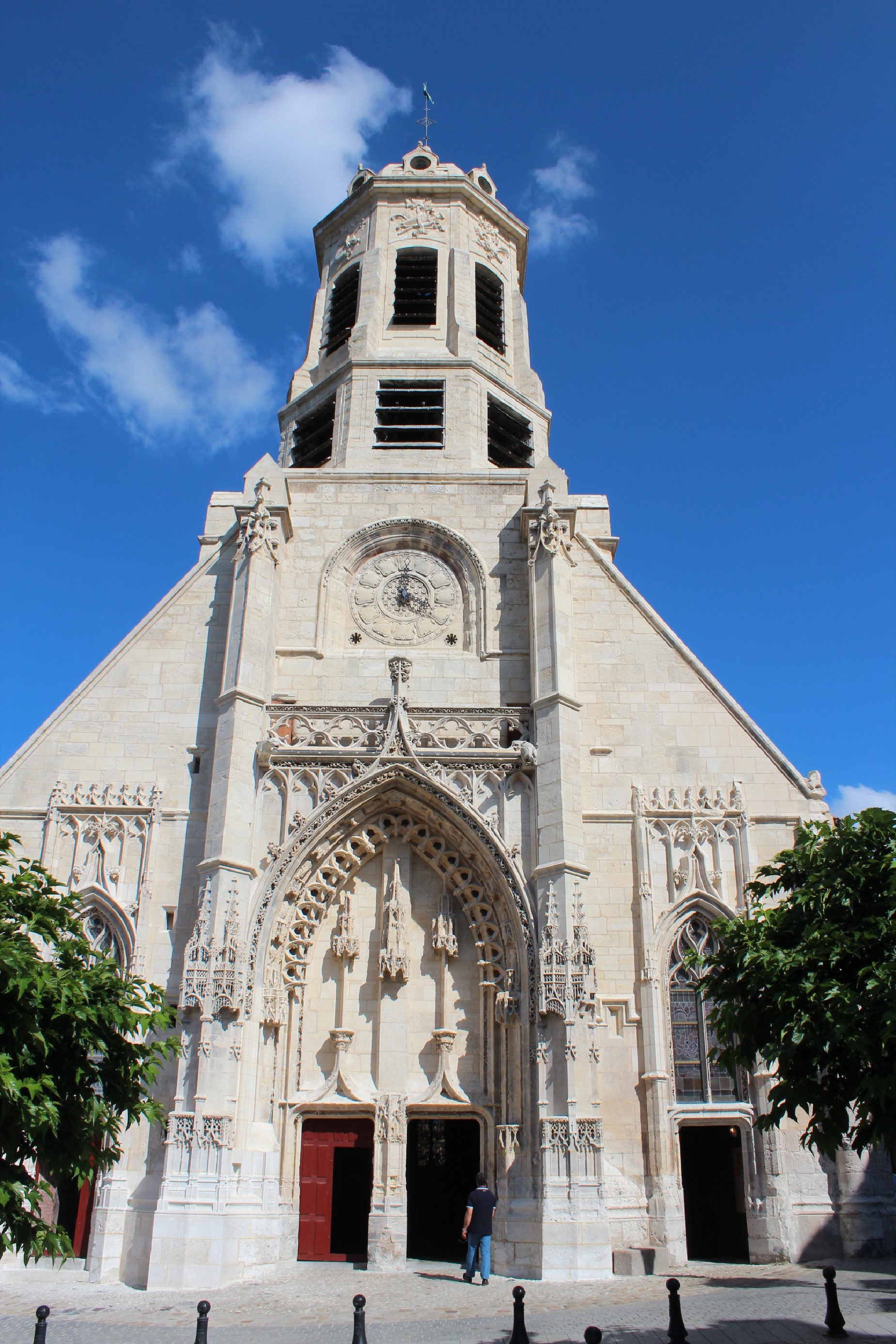 27- la façade de l_église Saint-Léonard.jpg