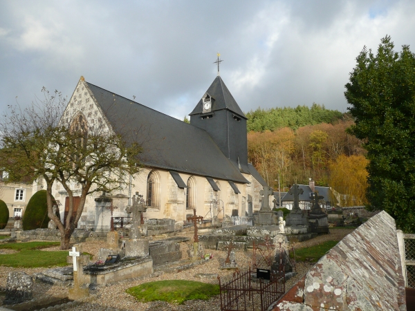 Nassandres l_église et l_ancien cimetière.jpg