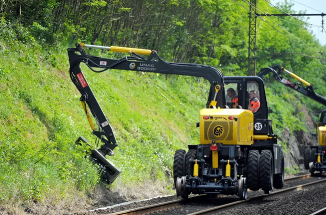 SNCF--TRAVAUX D'ÉLAGAGE ET DE DEBROUISSAILLAGE AUX ABORDS DE LA VOIE FERRÉE