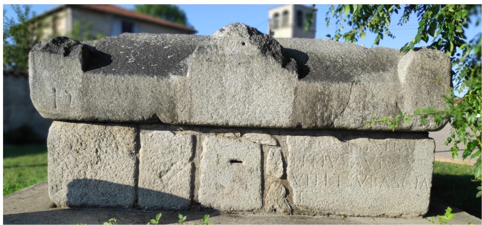 Sarcophage face