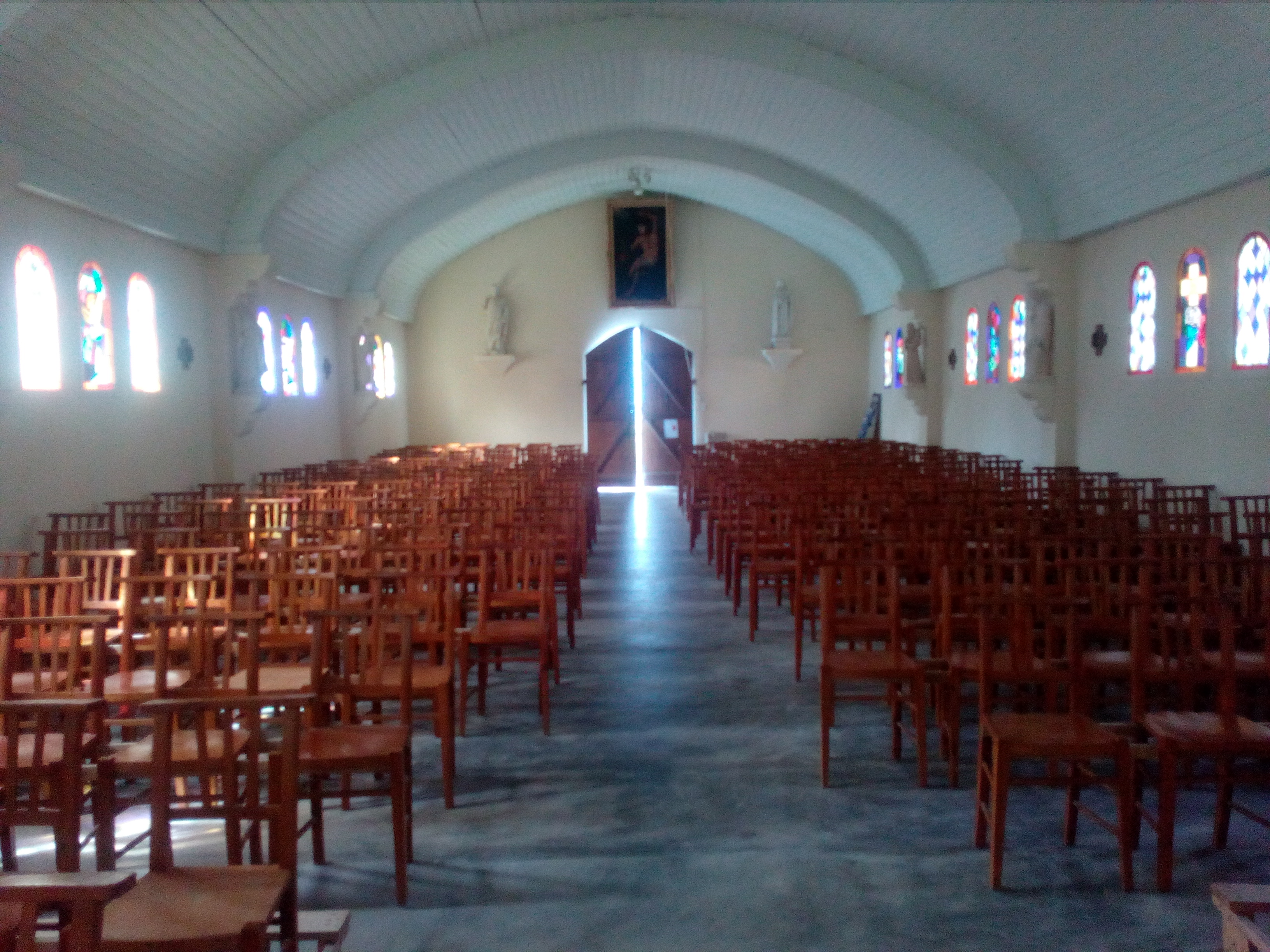 chapelle sables d_or intérieur 2.jpg