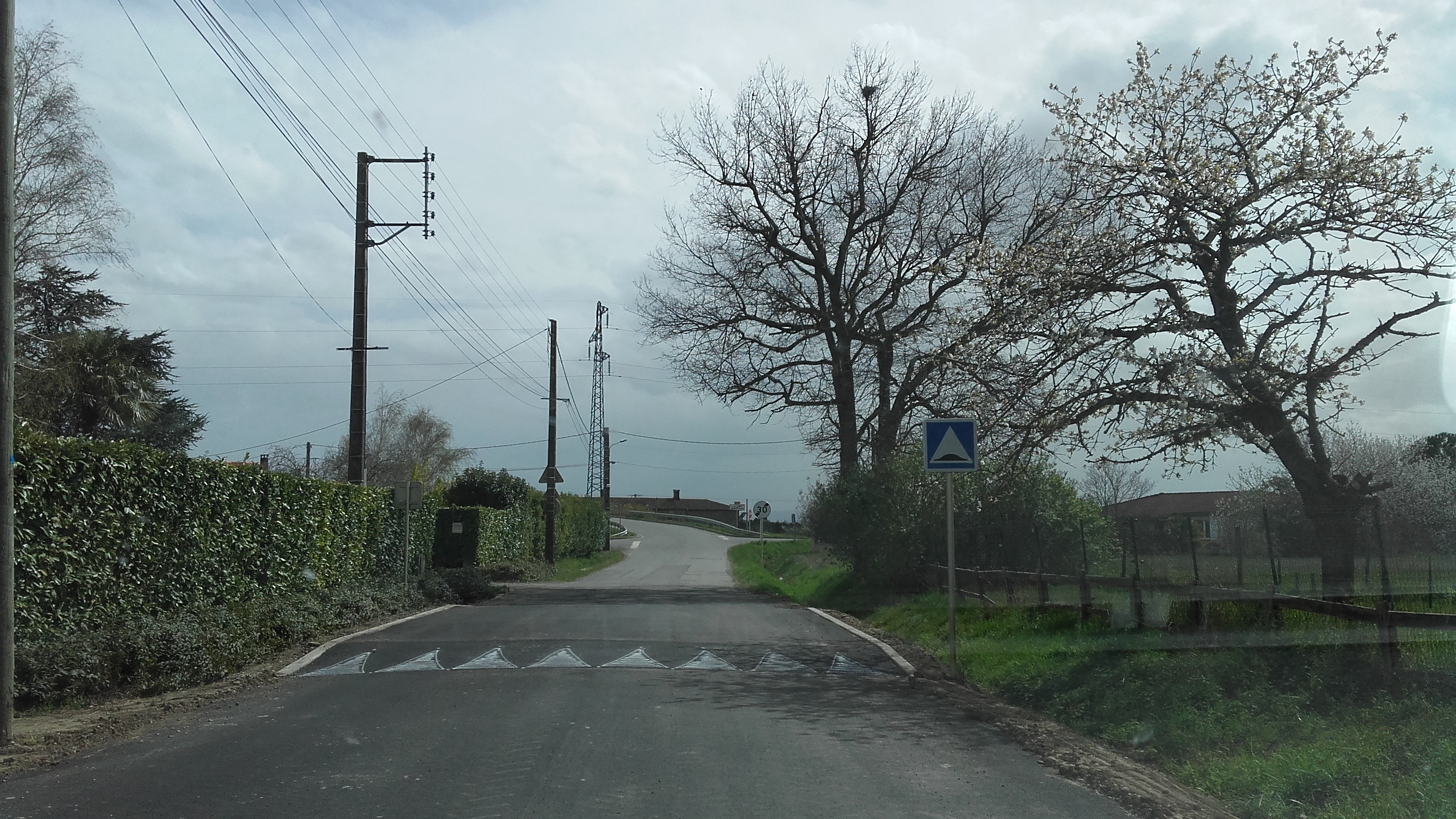 Voirie ralentisseurs Salles 1