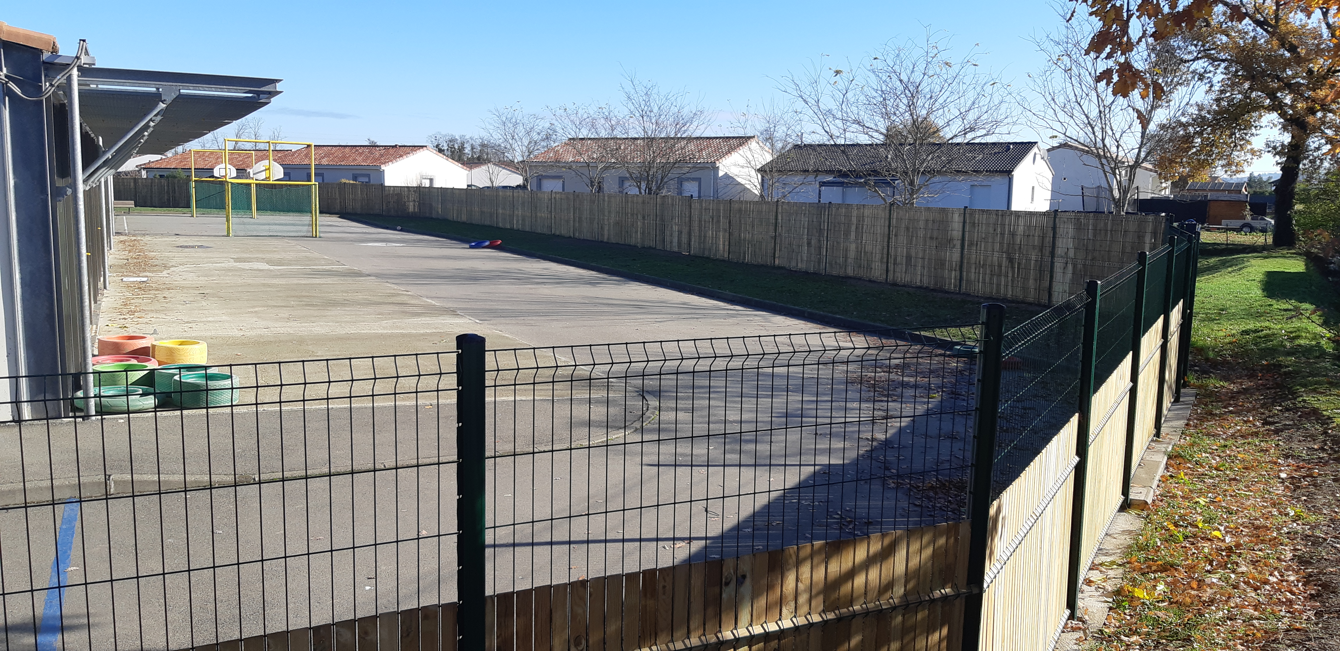 Ecole - Clôture rigide.jpg