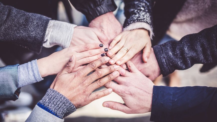 CCAS Mains unies.jpg