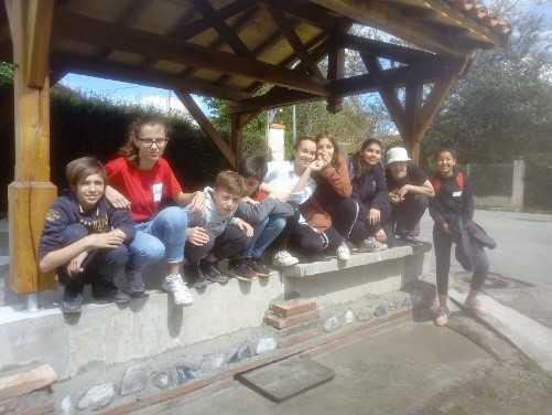 Lavoir - Rue du Lavoir après avec jeunes.jpg