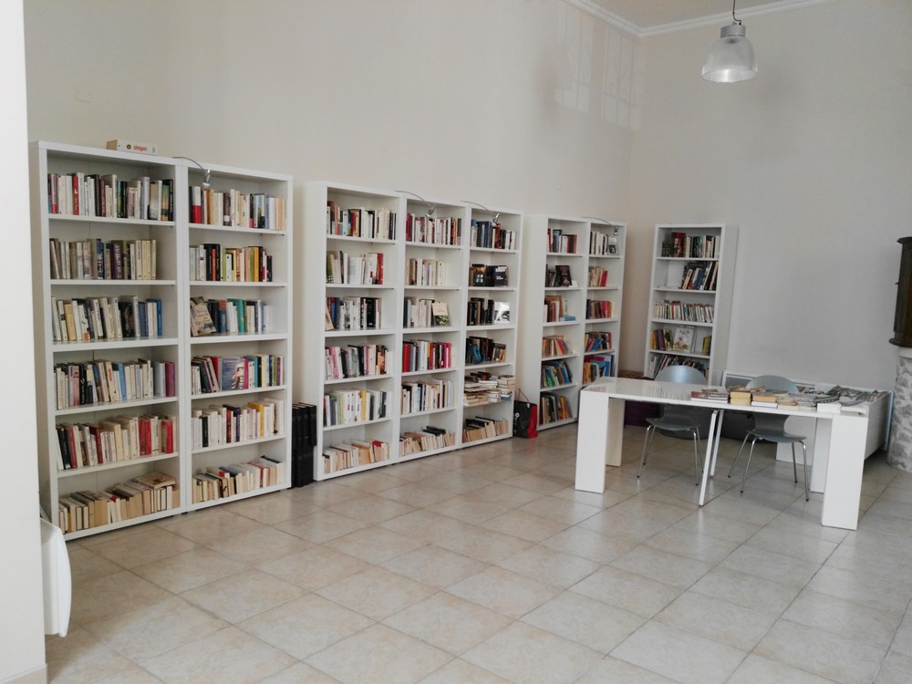 biblio 01.jpg