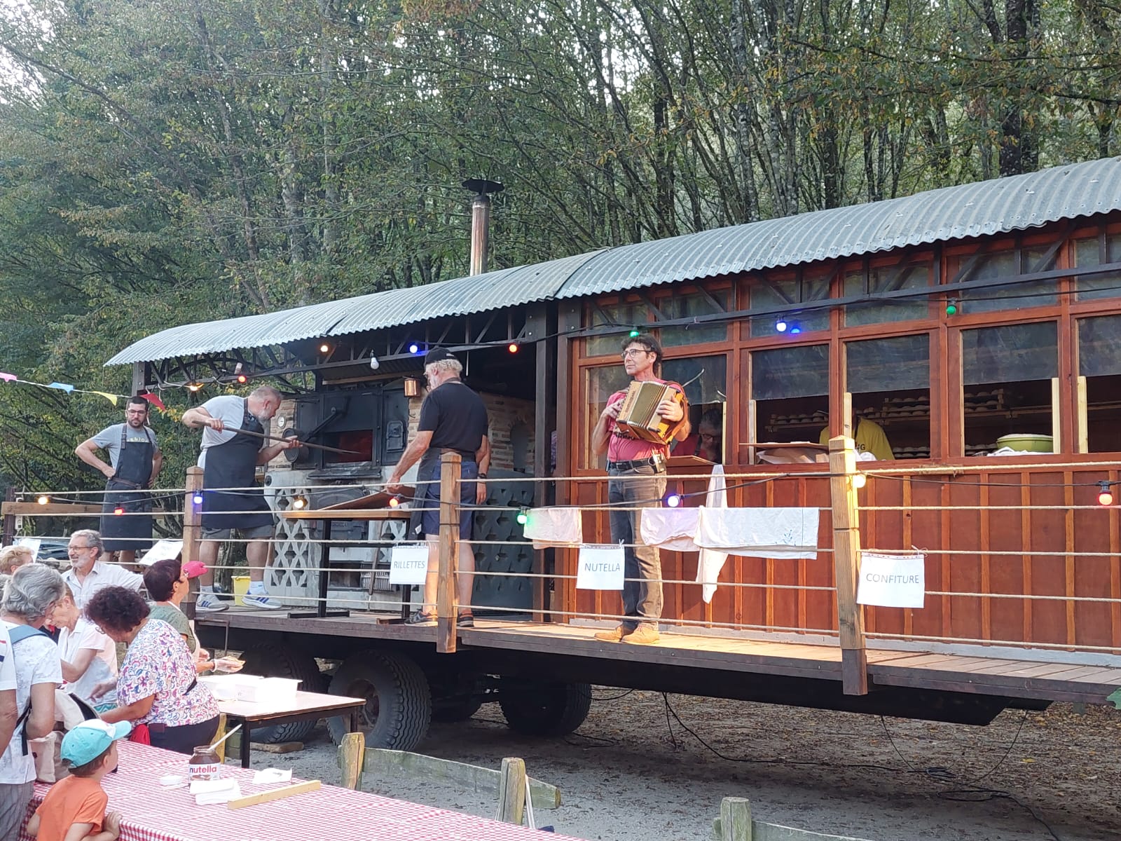 16/09/2023 journée du patrimoine : soirée guinguette au Grand Bateau