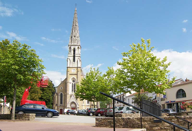 Eglise Bournezeau.jpg