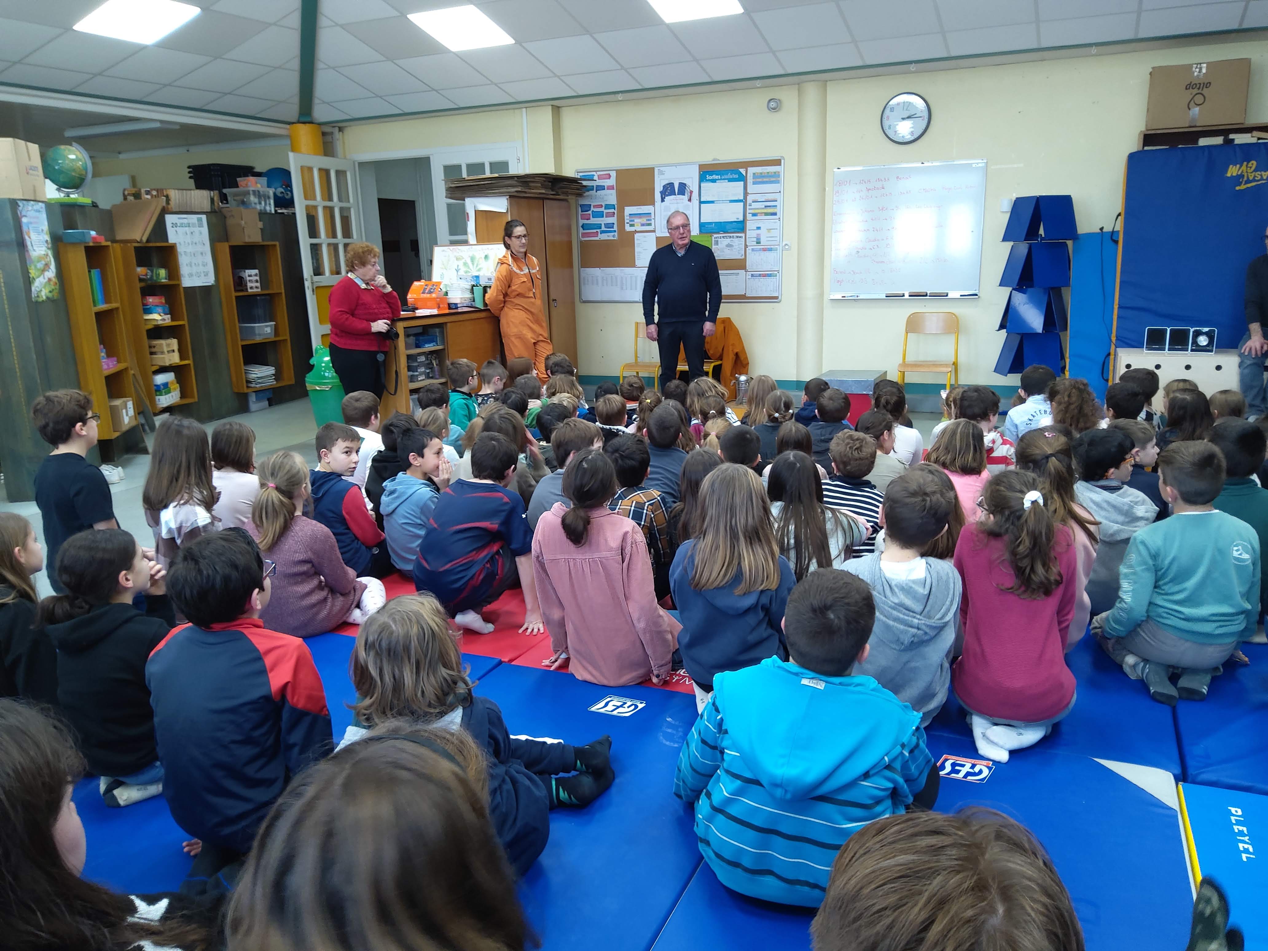 Miel à l_école 6.jpg