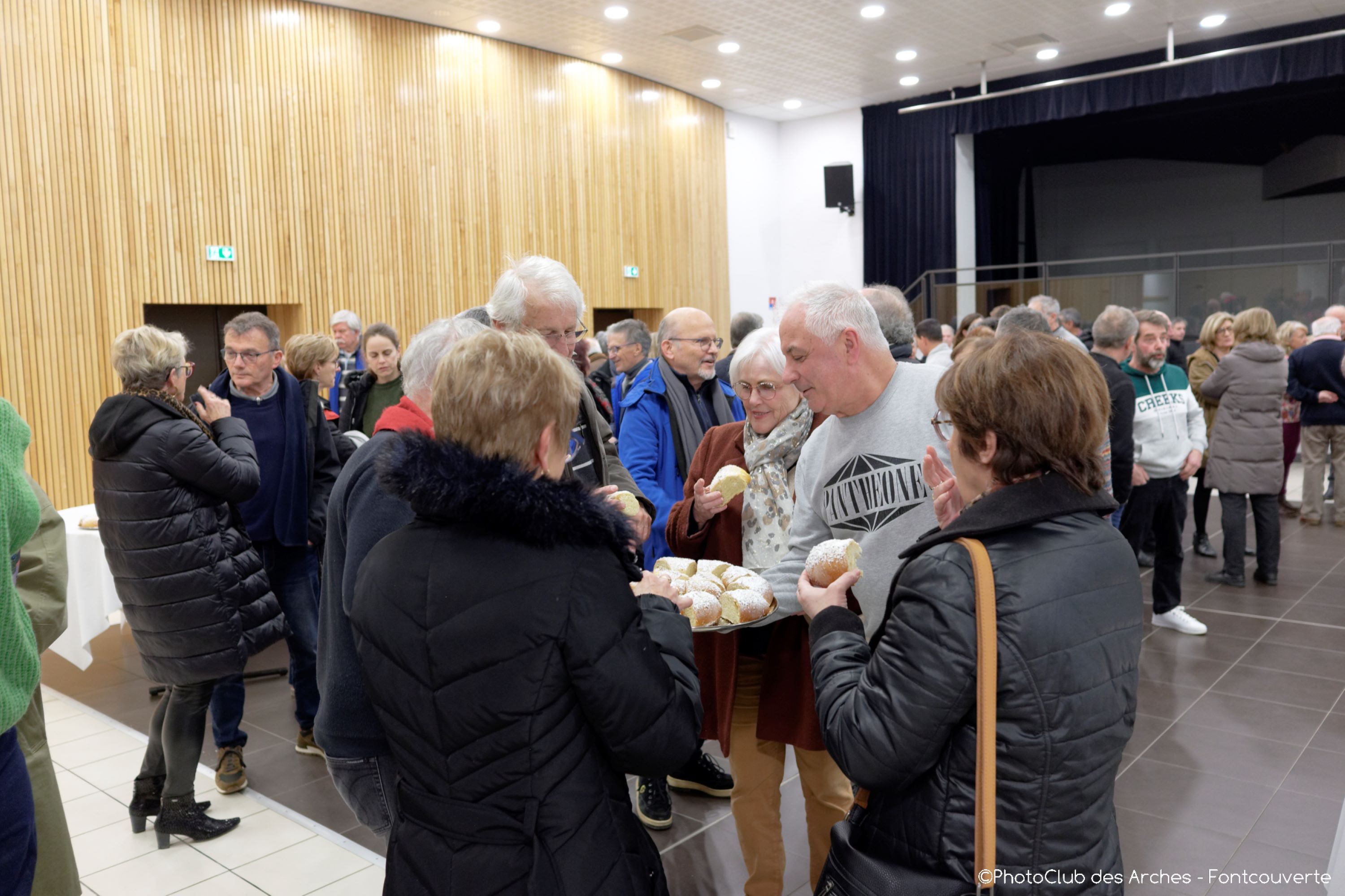 10. Partage de la galette.jpg