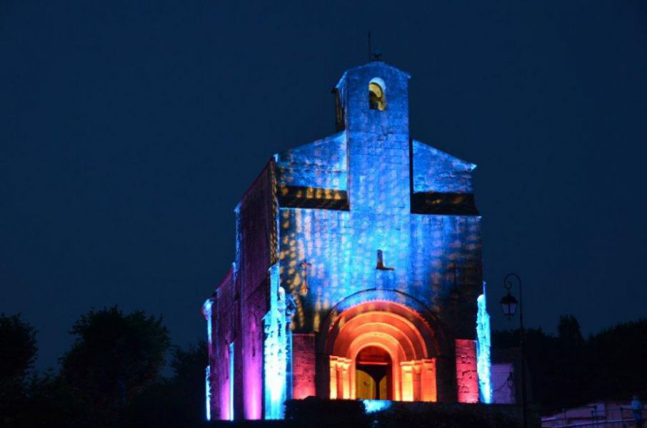 Eglise éclairée.jpg