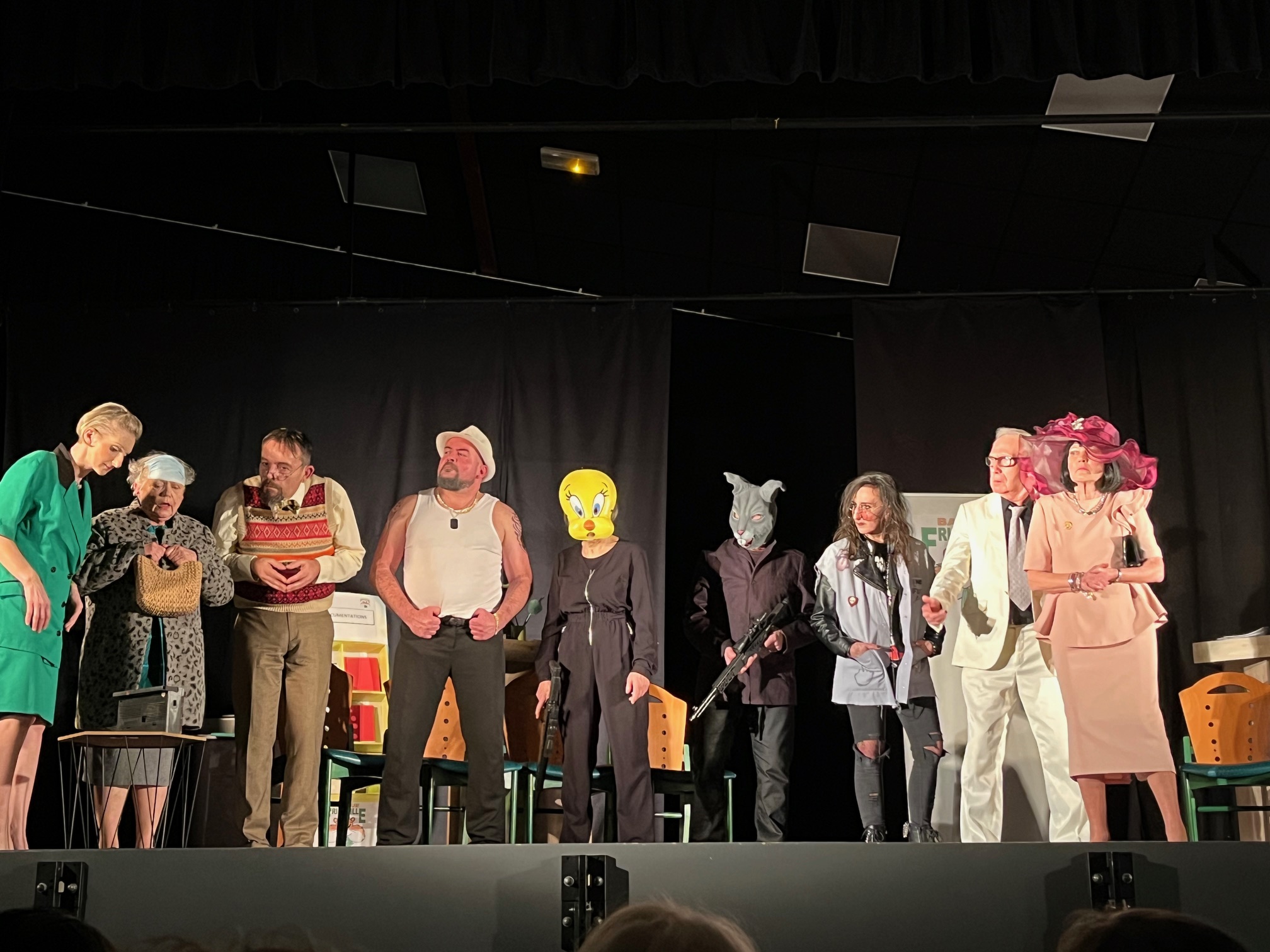 Troupe de théatre.jpg