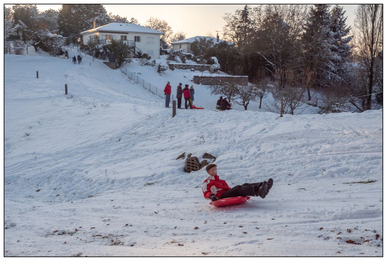 Luge dans le vallon.jpg