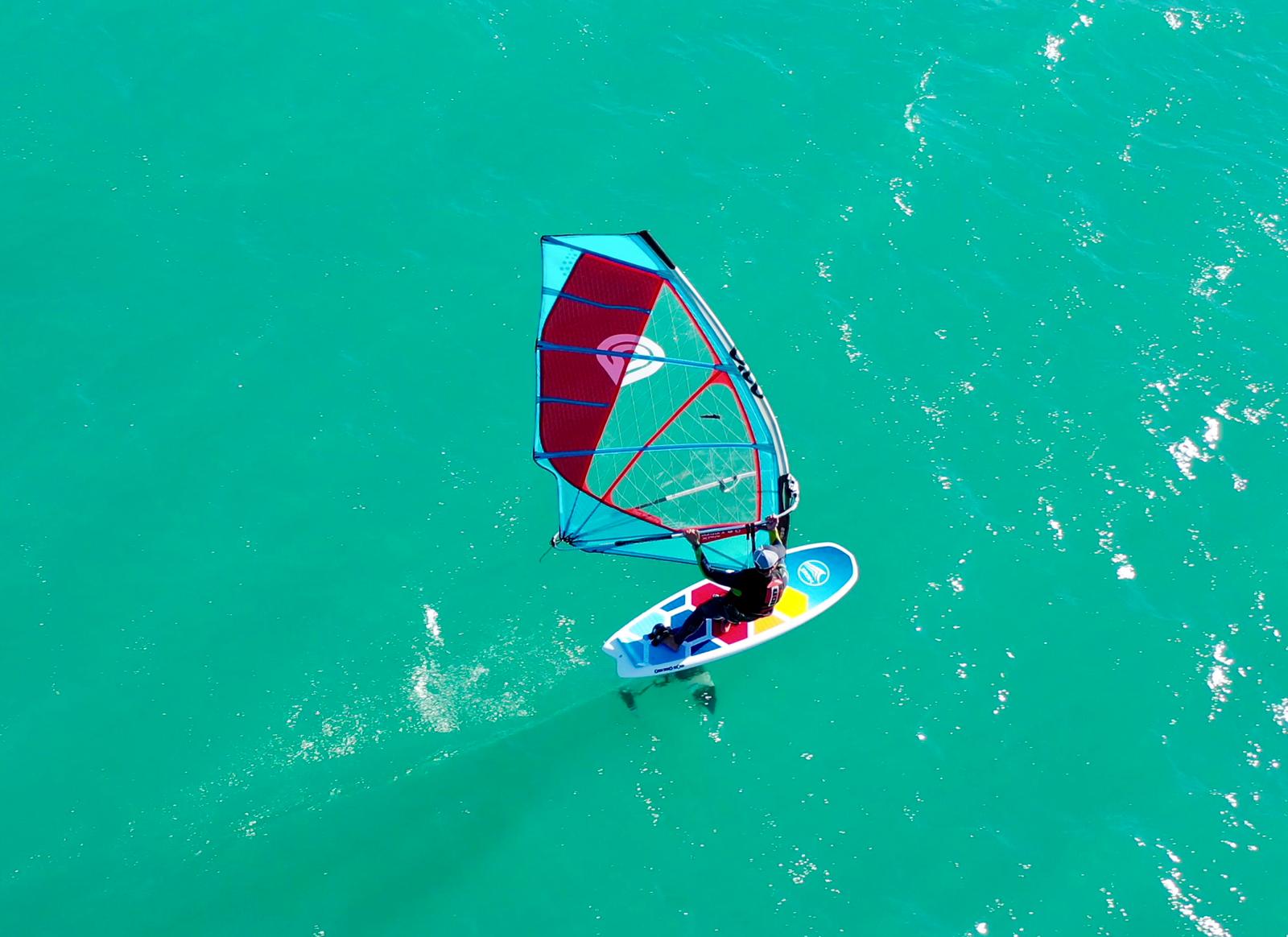SKY-RIDER-WINDFOIL-ANNECY-5.jpg