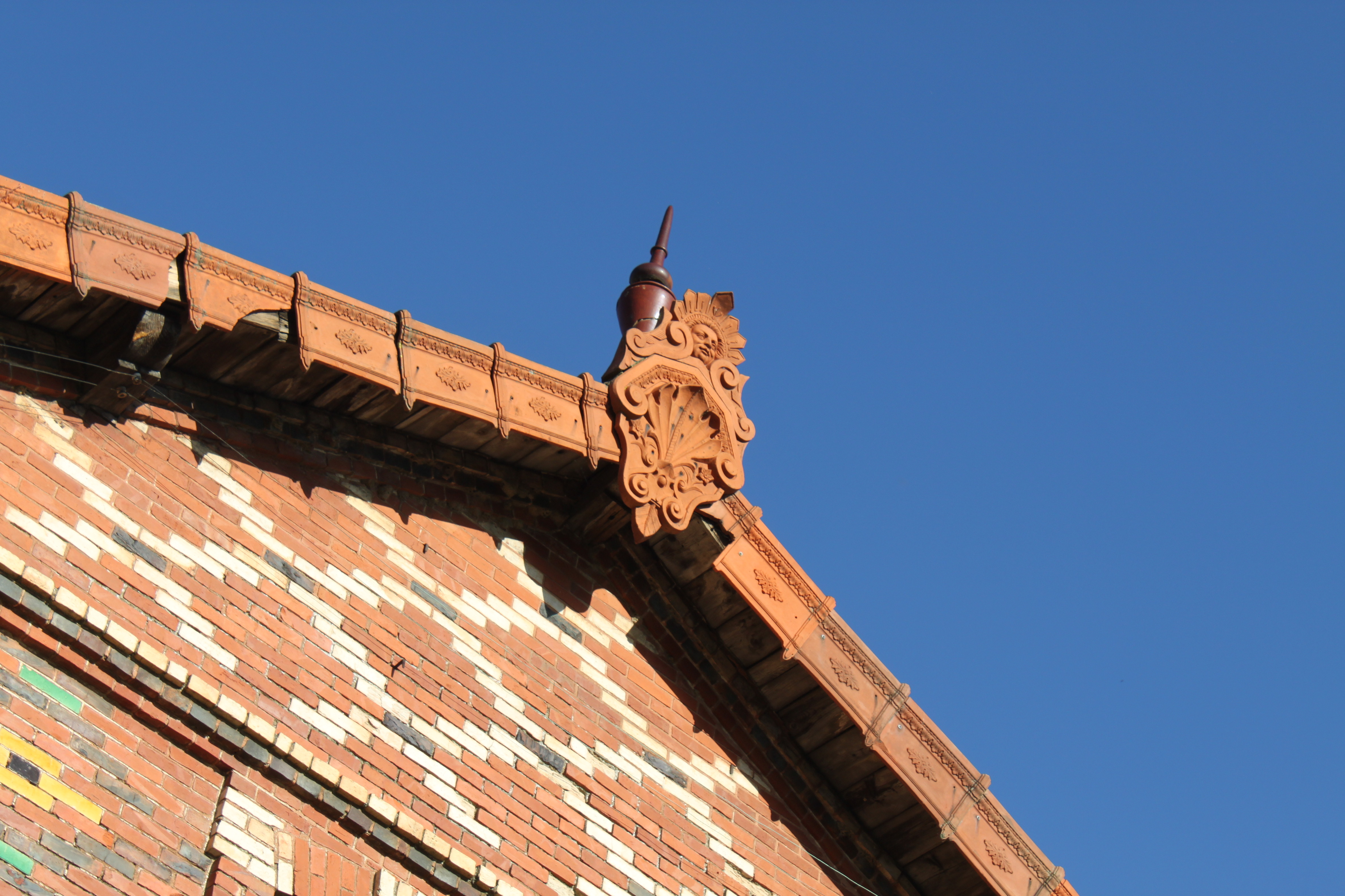 12. oustau details.jpg