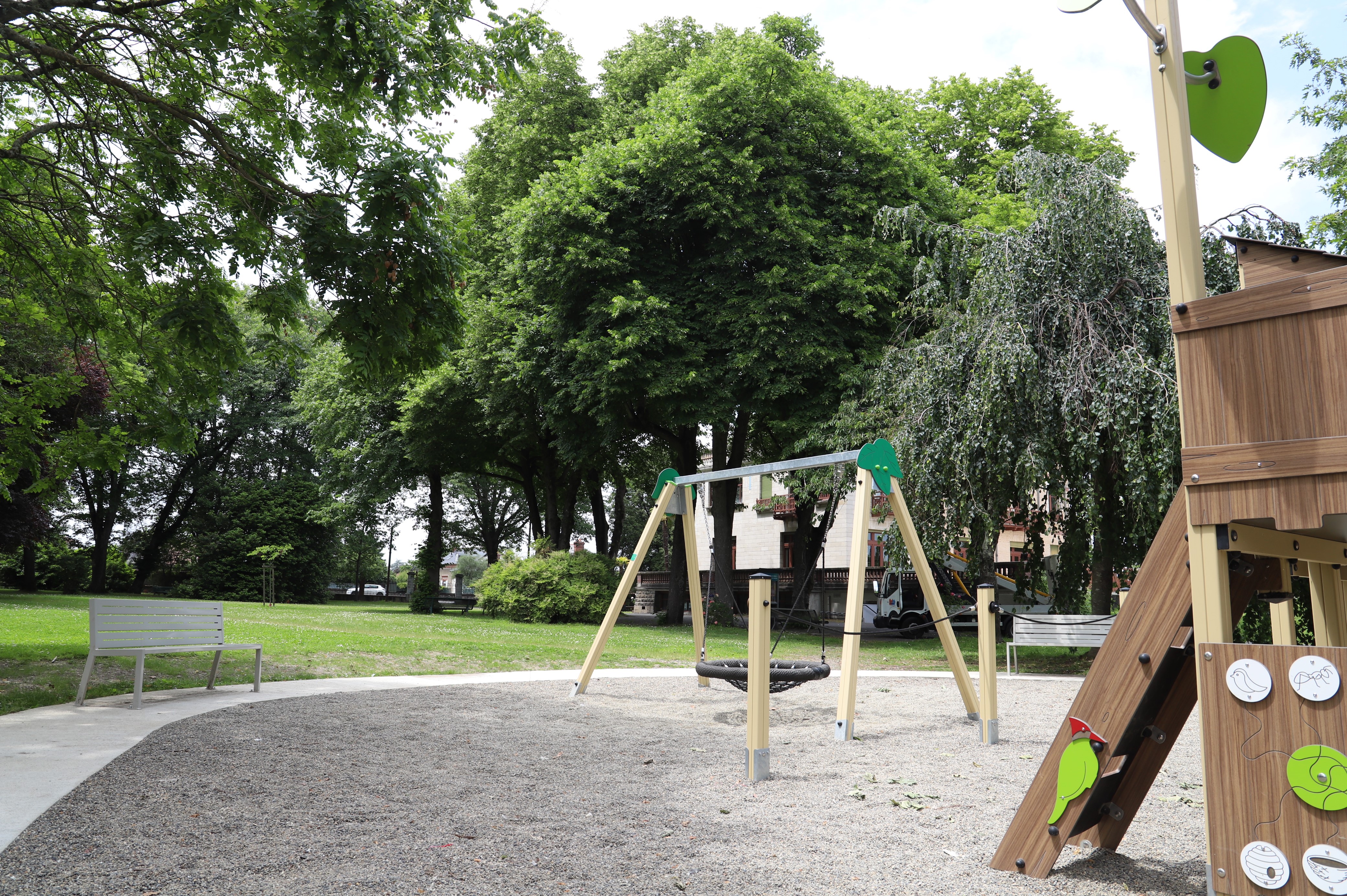 aire de jeux ecla.jpg