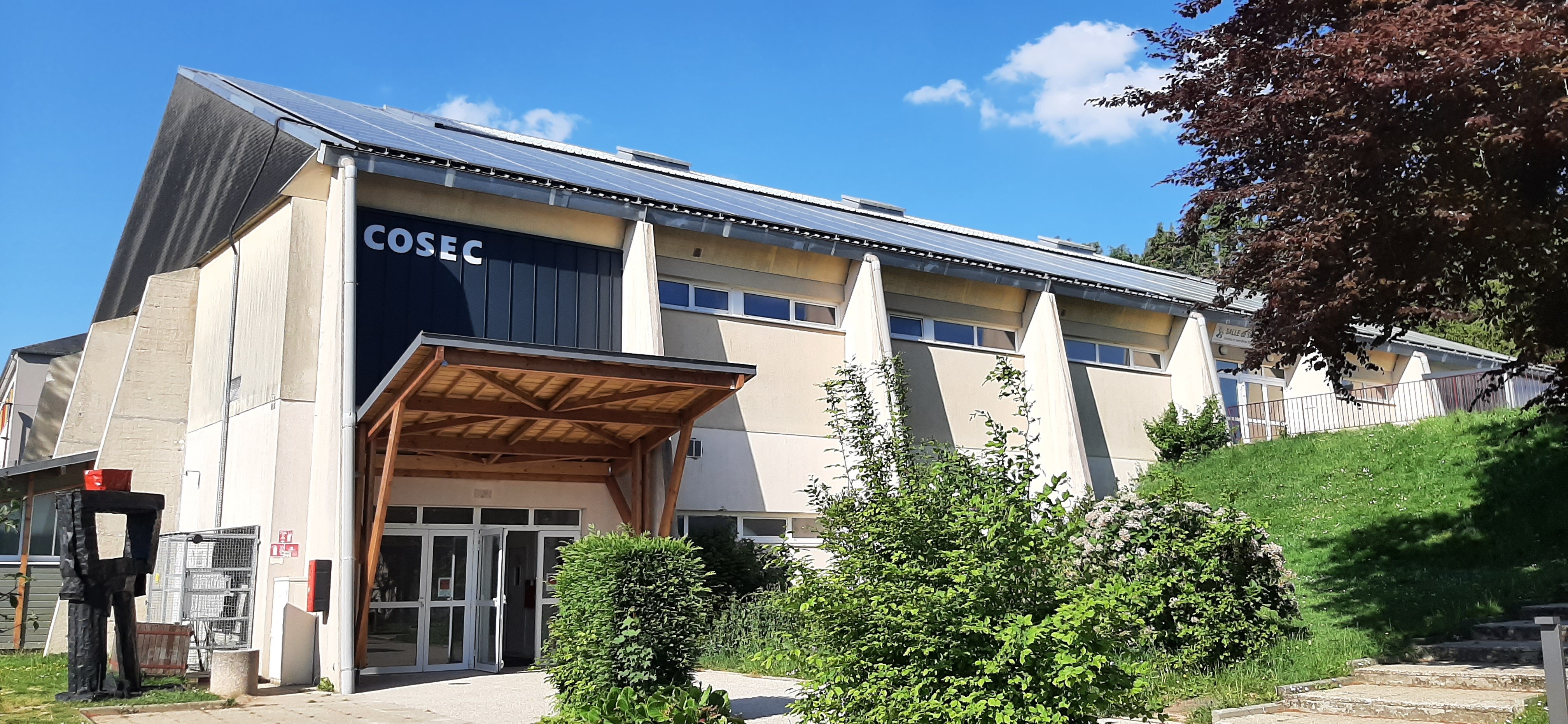 COSEC salle de convivialité.jpg