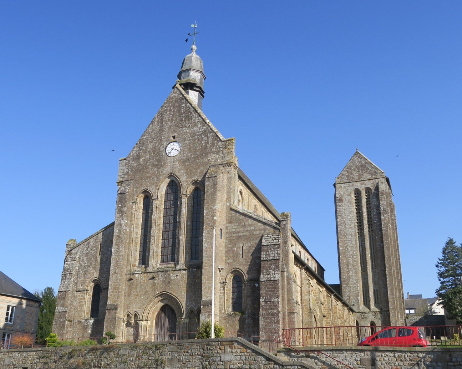 Collégiale.JPG