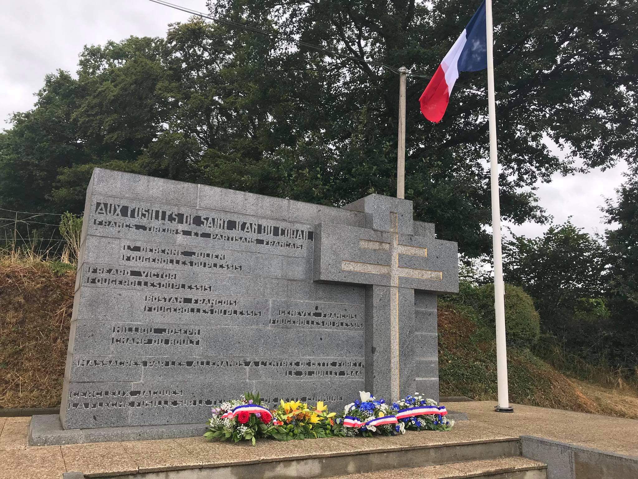 monument fusillés.jpg