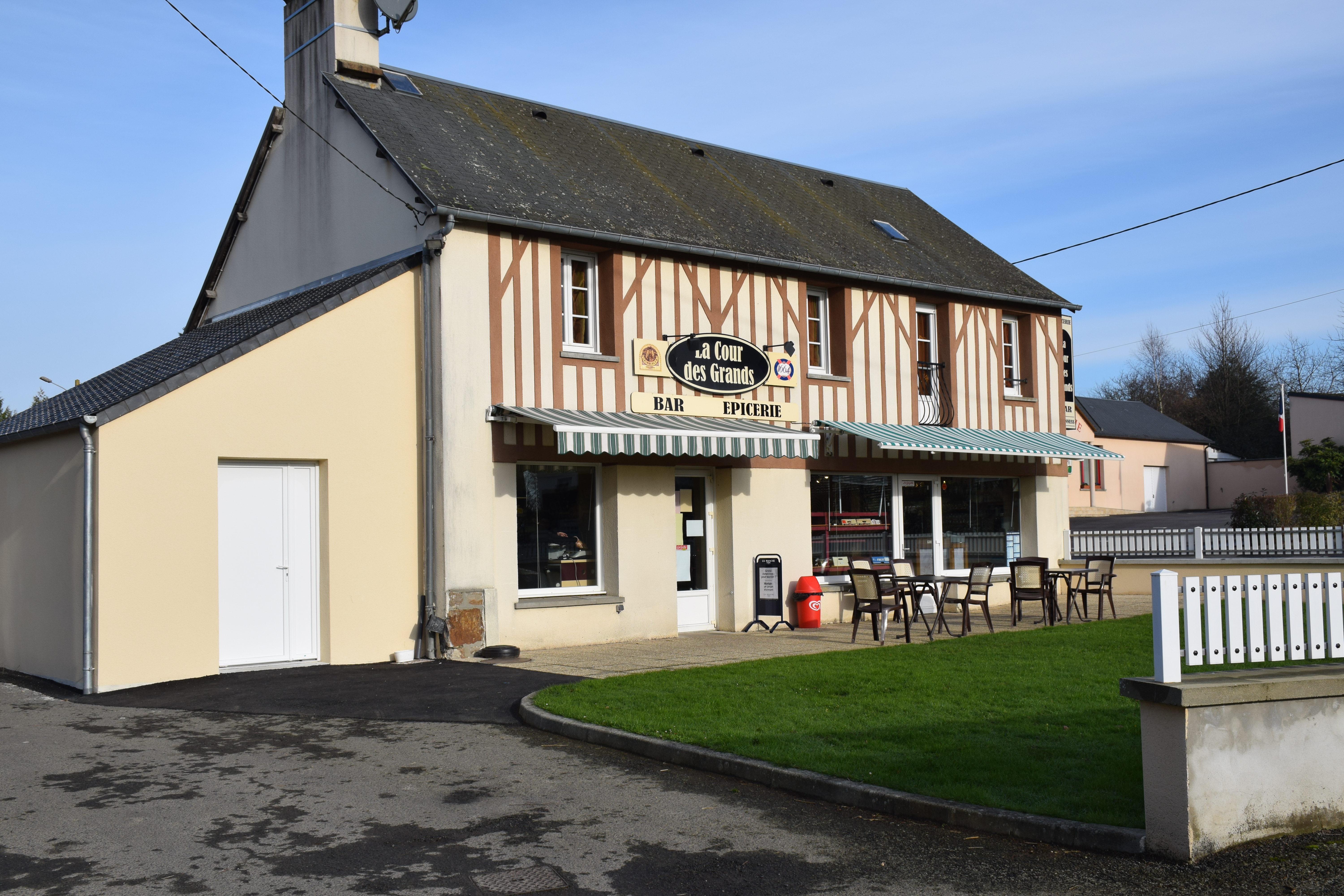 La Cour des Grands.JPG