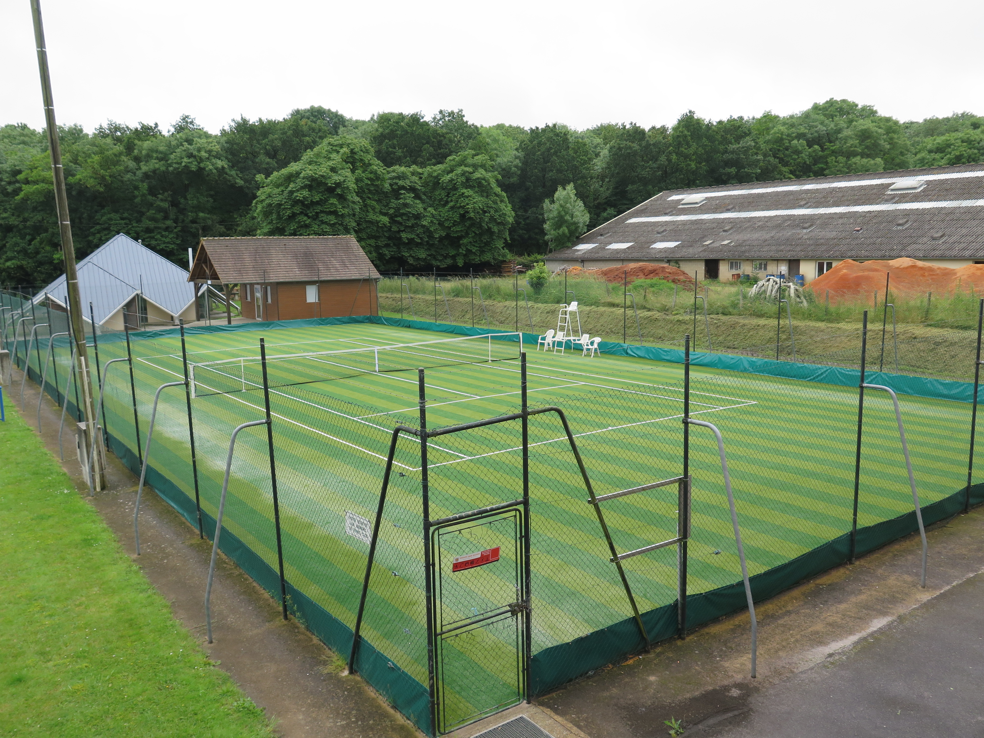 Terrain de Tennis.jpg